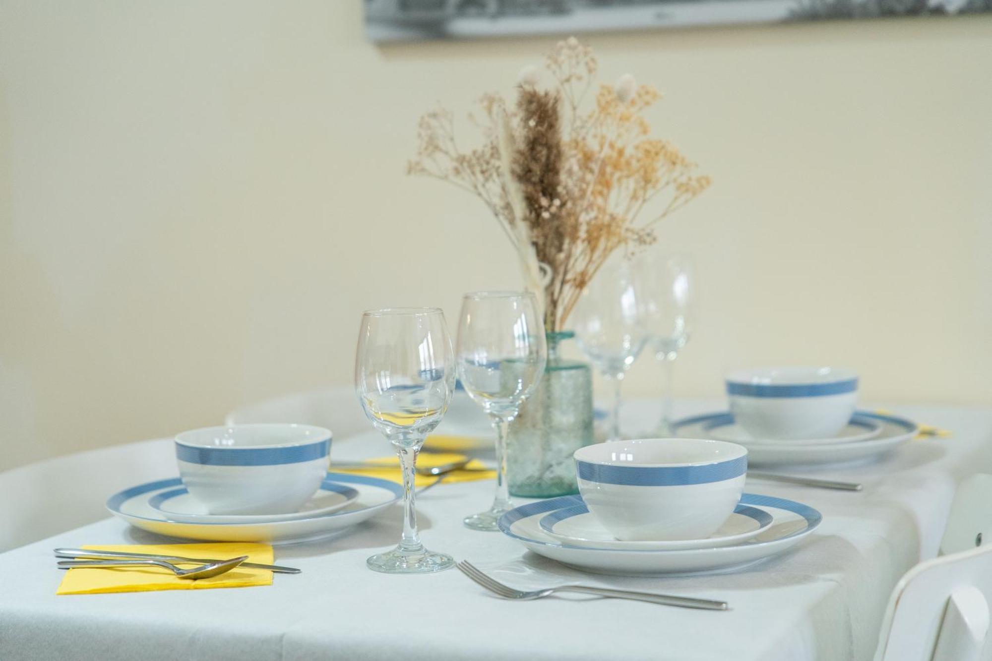 Stay In Our Stylish Flat! & Secure Building & Sleeps Up To 4 버밍엄 외부 사진