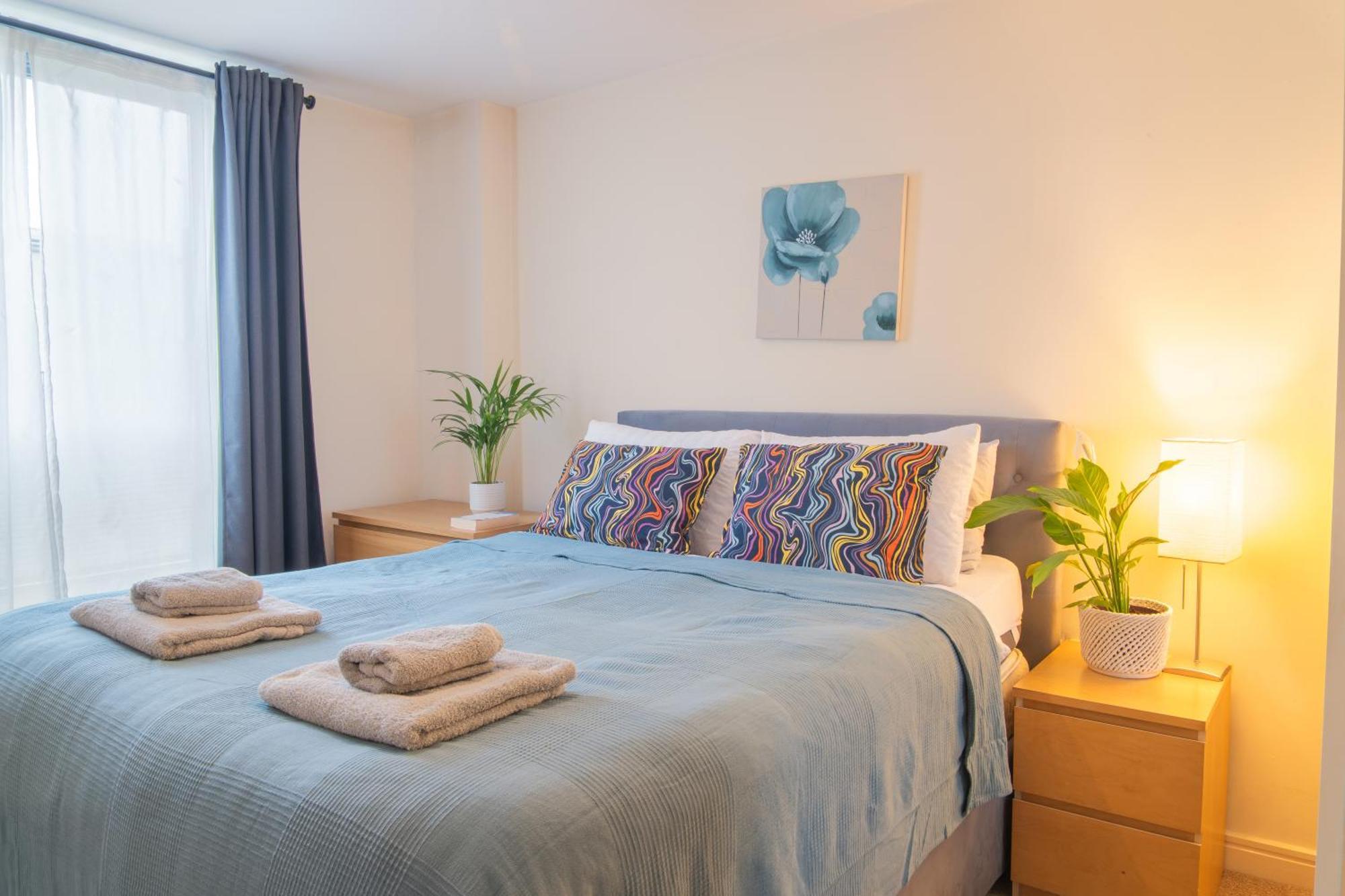Stay In Our Stylish Flat! & Secure Building & Sleeps Up To 4 버밍엄 외부 사진