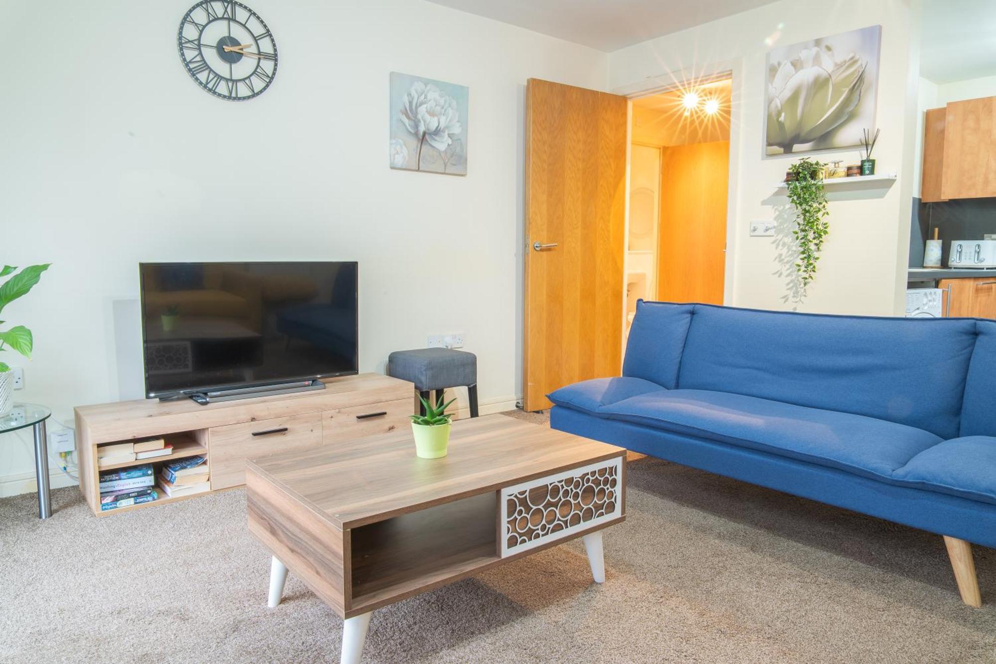 Stay In Our Stylish Flat! & Secure Building & Sleeps Up To 4 버밍엄 외부 사진