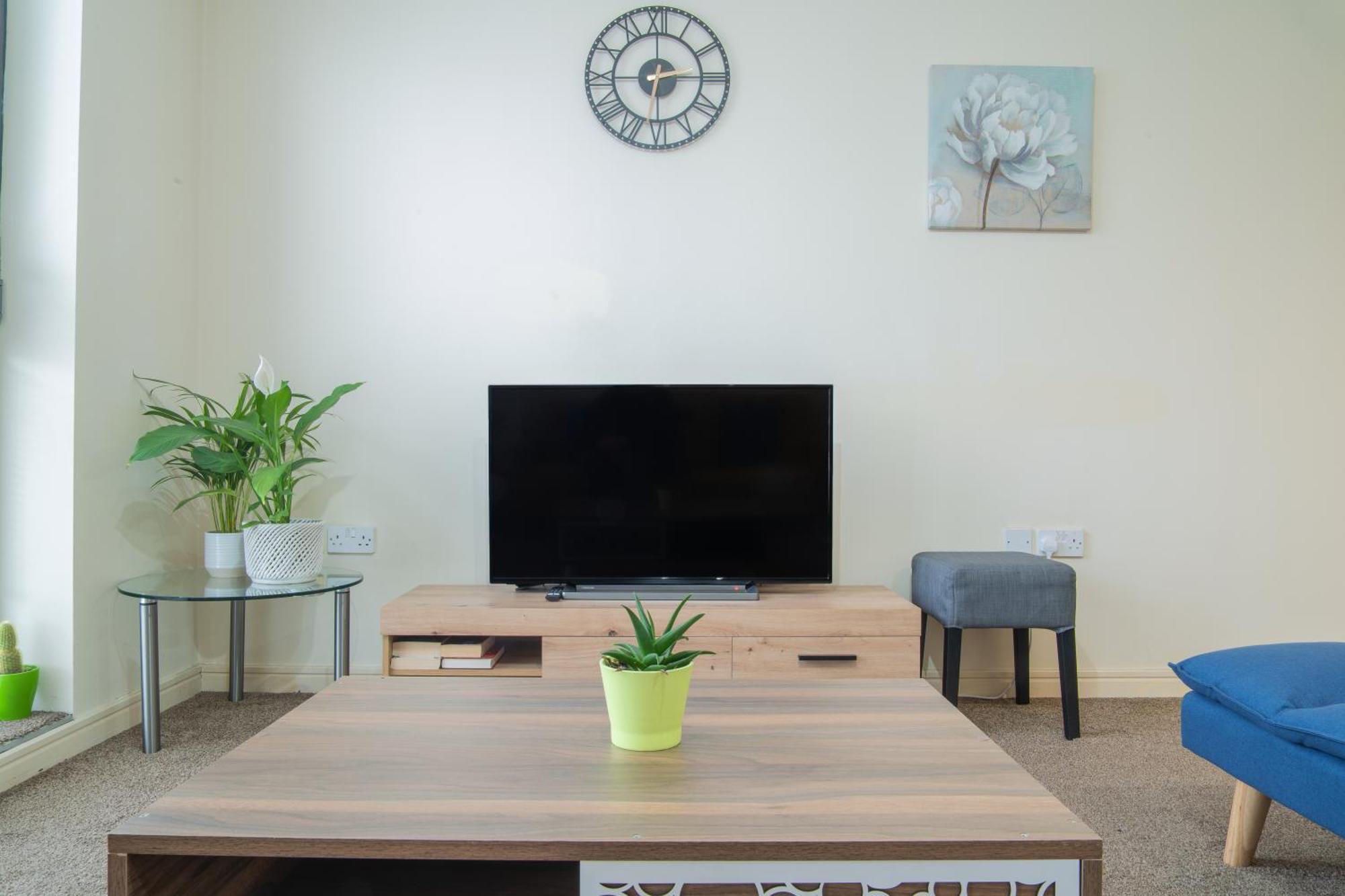 Stay In Our Stylish Flat! & Secure Building & Sleeps Up To 4 버밍엄 외부 사진