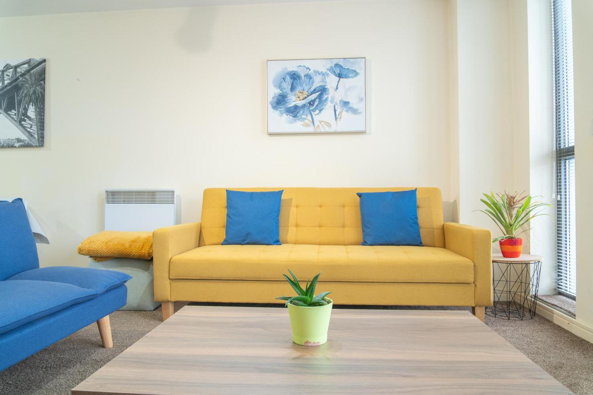 Stay In Our Stylish Flat! & Secure Building & Sleeps Up To 4 버밍엄 외부 사진